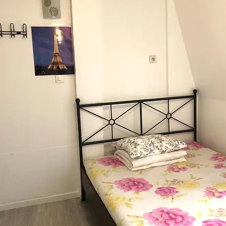 Homestay Art Beaubourg Paris